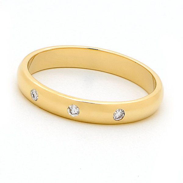 Diamond Swiss Wedder Ring in 18ct Yellow Gold. TDW approx. 0.06ct ...